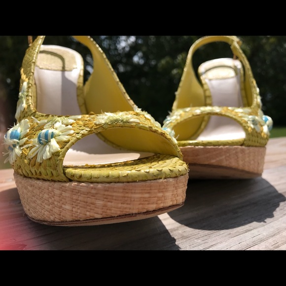 COPY - ✨✨✨Beautiful Christian Dior snakeskin heels✨✨✨ - Picture 4 of 8